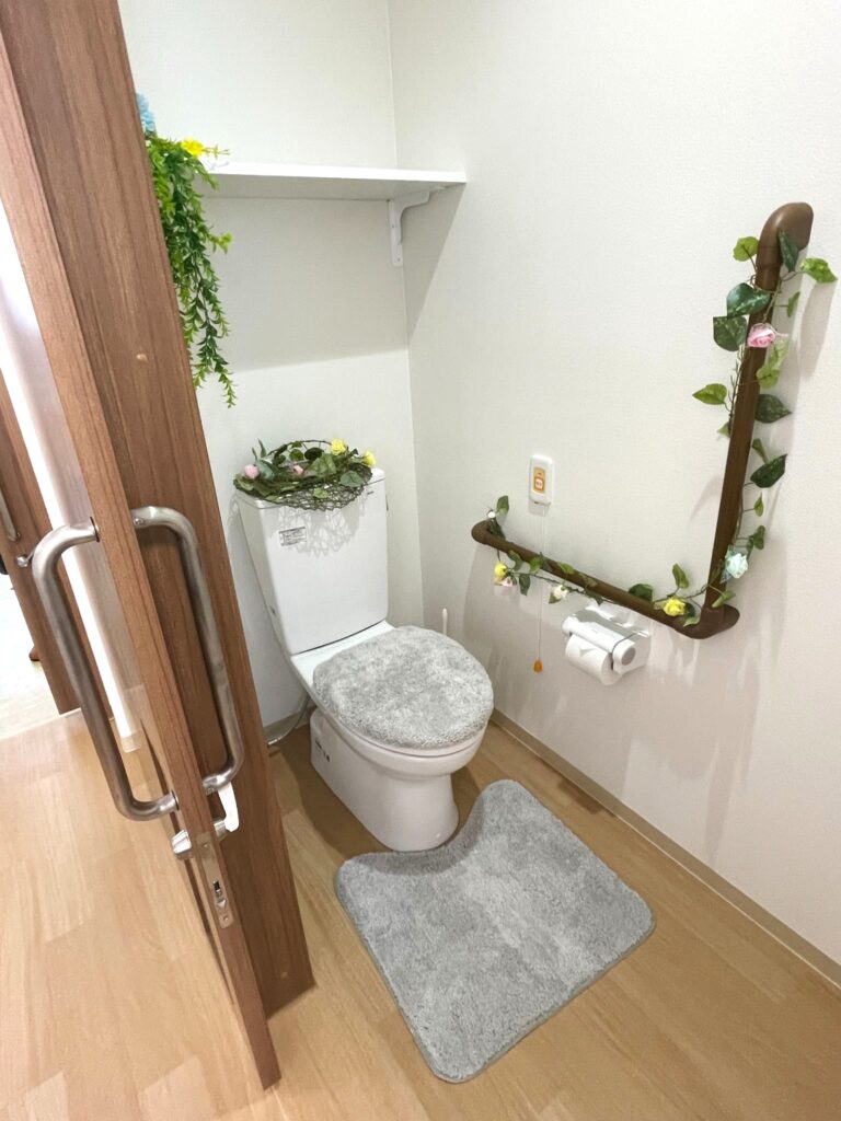 モ住宅型有料老人ホーム〈アルク千葉おゆみ野〉のモデルルーム　トイレ